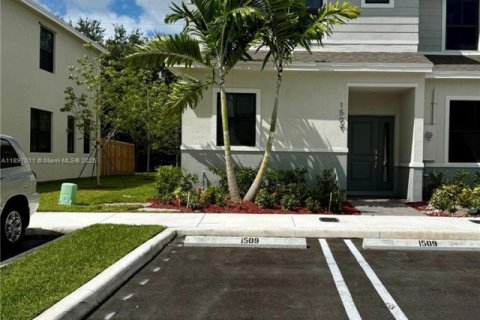 Touwnhouse à louer à Florida City, Floride: 3 chambres № 1948460 - photo 1
