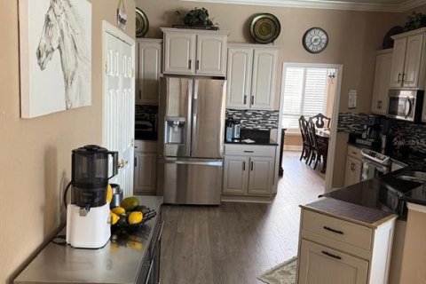 House in Lakeland, Florida 4 bedrooms, 226.68 sq.m. № 1885495 - photo 16