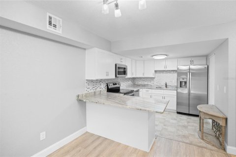Copropriété à louer à Sarasota, Floride: 2 chambres, 94.76 m2 № 2114069 - photo 5