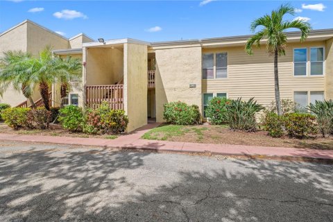Copropriété à louer à Sarasota, Floride: 2 chambres, 94.76 m2 № 2114069 - photo 3