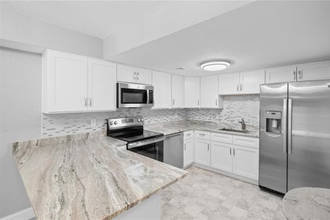 Copropriété à louer à Sarasota, Floride: 2 chambres, 94.76 m2 № 2114069 - photo 4