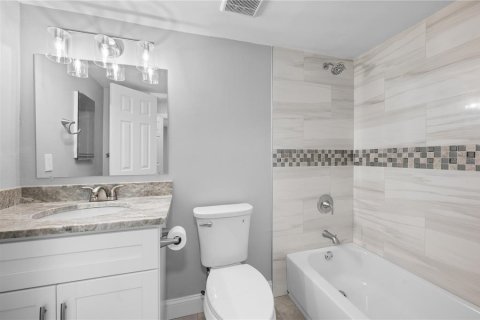 Copropriété à louer à Sarasota, Floride: 2 chambres, 94.76 m2 № 2114069 - photo 14