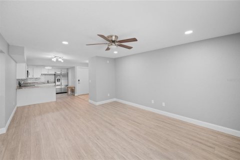 Copropriété à louer à Sarasota, Floride: 2 chambres, 94.76 m2 № 2114069 - photo 8