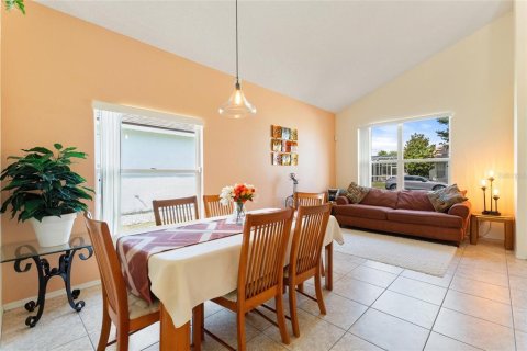 Casa en venta en Davenport, Florida, 4 dormitorios, 174.38 m2 № 2109283 - foto 16
