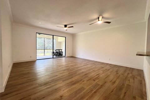 Condo in Palm Harbor, Florida, 2 bedrooms № 2110347 - photo 22