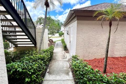 Condo in Palm Harbor, Florida, 2 bedrooms № 2110347 - photo 6