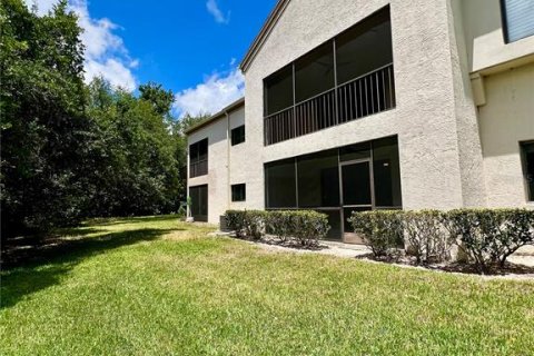Condo in Palm Harbor, Florida, 2 bedrooms № 2110347 - photo 30