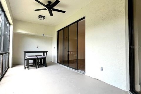 Condo in Palm Harbor, Florida, 2 bedrooms № 2110347 - photo 25