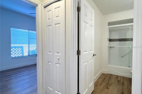 Condo in Palm Harbor, Florida, 2 bedrooms № 2110347 - photo 18