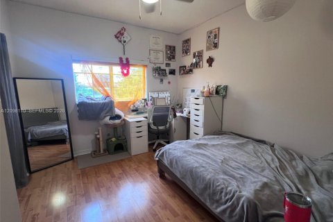 Touwnhouse à vendre à Miami, Floride: 3 chambres, 113.34 m2 № 2395252 - photo 20