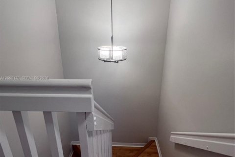 Touwnhouse à vendre à Miami, Floride: 3 chambres, 113.34 m2 № 2395252 - photo 22