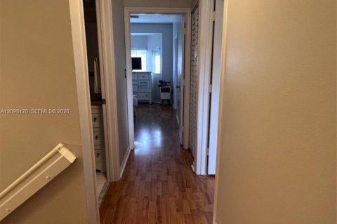 Touwnhouse à vendre à Miami, Floride: 3 chambres, 113.34 m2 № 2395252 - photo 13