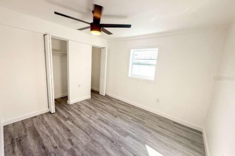 House in Tampa, Florida 3 bedrooms, 86.21 sq.m. № 2437318 - photo 3