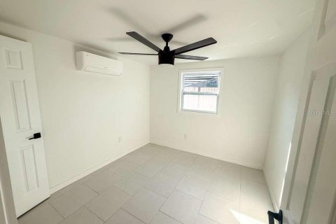 House in Tampa, Florida 3 bedrooms, 86.21 sq.m. № 2437318 - photo 14