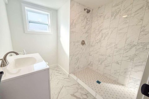 House in Tampa, Florida 3 bedrooms, 86.21 sq.m. № 2437318 - photo 7