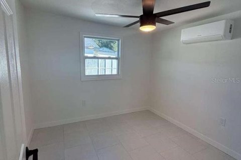 House in Tampa, Florida 3 bedrooms, 86.21 sq.m. № 2437318 - photo 13