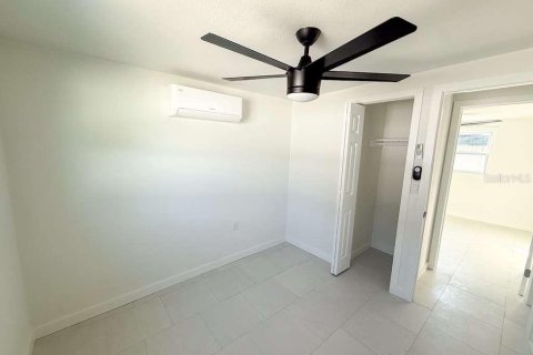 House in Tampa, Florida 3 bedrooms, 86.21 sq.m. № 2437318 - photo 15
