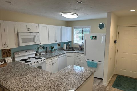 Condominio en alquiler en Bradenton, Florida, 2 dormitorios, 86.96 m2 № 1916475 - foto 3
