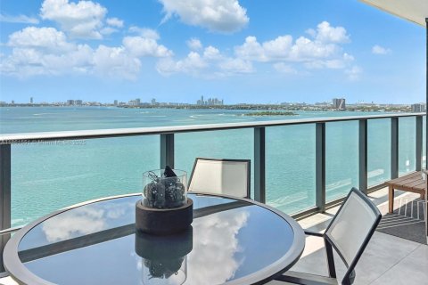 Condominio en venta en Miami, Florida, 3 dormitorios, 141.77 m2 № 1892252 - foto 13