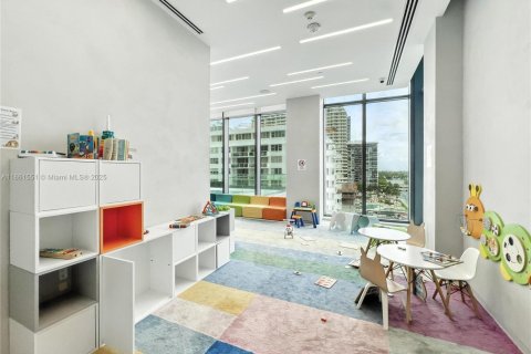 Condominio en venta en Miami, Florida, 3 dormitorios, 141.77 m2 № 1892252 - foto 23