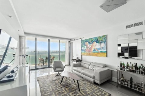 Condominio en venta en Miami, Florida, 3 dormitorios, 141.77 m2 № 1892252 - foto 3