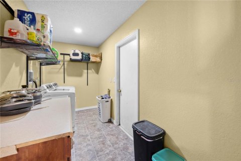 House in Spring Hill, Florida 3 bedrooms, 161.09 sq.m. № 1822955 - photo 16