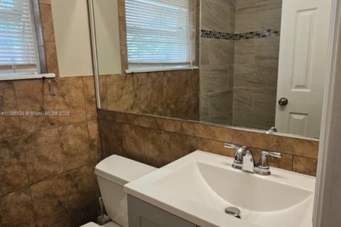 Villa ou maison à louer à Hollywood, Floride: 3 chambres, 103.31 m2 № 1931734 - photo 23