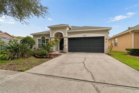 House in Lutz, Florida 3 bedrooms, 143.91 sq.m. № 2230697 - photo 2