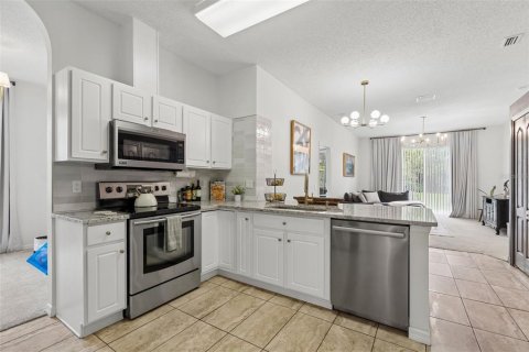 House in Lutz, Florida 3 bedrooms, 143.91 sq.m. № 2230697 - photo 16