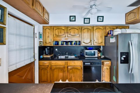 House in Fort Lauderdale, Florida 3 bedrooms, 120.4 sq.m. № 2087202 - photo 16