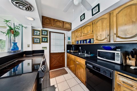 House in Fort Lauderdale, Florida 3 bedrooms, 120.4 sq.m. № 2087202 - photo 15