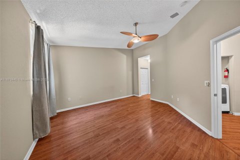 Купить таунхаус в Лодердейл-бай-те-Си, Флорида 2 спальни, 155.15м2, № 1898188 - фото 29