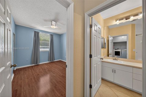 Купить таунхаус в Лодердейл-бай-те-Си, Флорида 2 спальни, 155.15м2, № 1898188 - фото 23