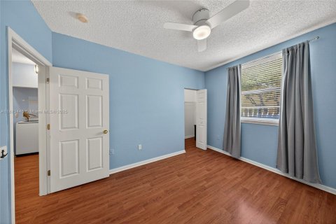 Купить таунхаус в Лодердейл-бай-те-Си, Флорида 2 спальни, 155.15м2, № 1898188 - фото 27