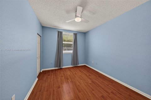 Купить таунхаус в Лодердейл-бай-те-Си, Флорида 2 спальни, 155.15м2, № 1898188 - фото 24