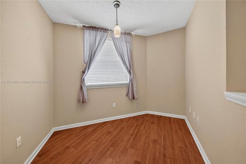 Купить таунхаус в Лодердейл-бай-те-Си, Флорида 2 спальни, 155.15м2, № 1898188 - фото 21