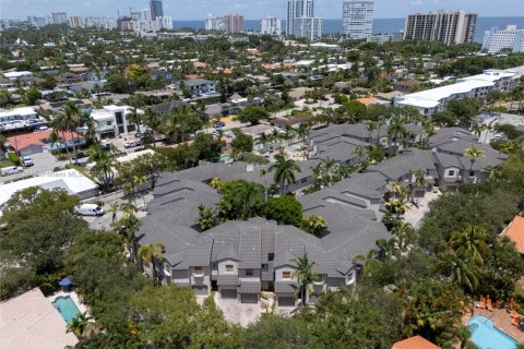 Купить таунхаус в Лодердейл-бай-те-Си, Флорида 2 спальни, 155.15м2, № 1898188 - фото 1