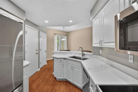 Купить таунхаус в Лодердейл-бай-те-Си, Флорида 2 спальни, 155.15м2, № 1898188 - фото 13