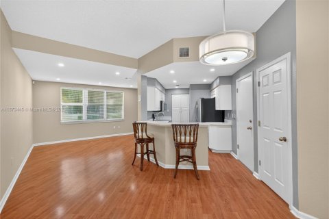 Купить таунхаус в Лодердейл-бай-те-Си, Флорида 2 спальни, 155.15м2, № 1898188 - фото 17