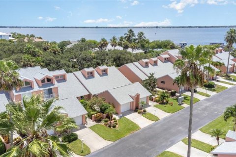 Condo in Melbourne Beach, Florida, 2 bedrooms  № 1877478 - photo 2