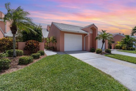Condo in Melbourne Beach, Florida, 2 bedrooms  № 1877478 - photo 1