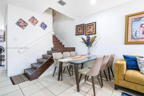 Touwnhouse à vendre à Homestead, Floride: 3 chambres, 151.24 m2 № 1996769 - photo 3