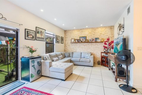 Touwnhouse à vendre à Homestead, Floride: 3 chambres, 151.24 m2 № 1996769 - photo 10