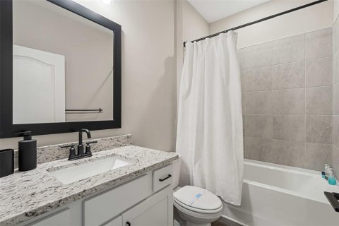 Villa ou maison à louer à Kissimmee, Floride: 4 chambres, 193.24 m2 № 2279723 - photo 25
