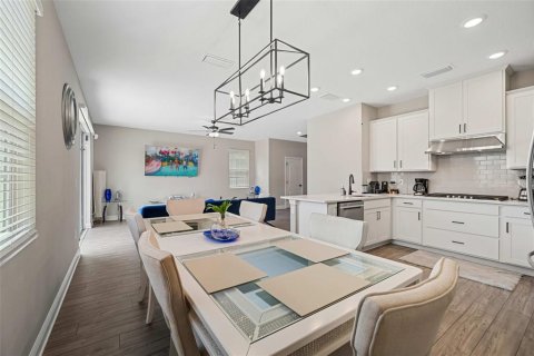 Villa ou maison à louer à Kissimmee, Floride: 4 chambres, 193.24 m2 № 2279723 - photo 7