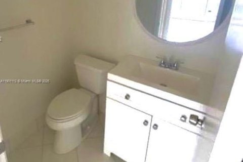 Condominio en alquiler en Pembroke Pines, Florida, 2 dormitorios, 88.63 m2 № 1953152 - foto 5