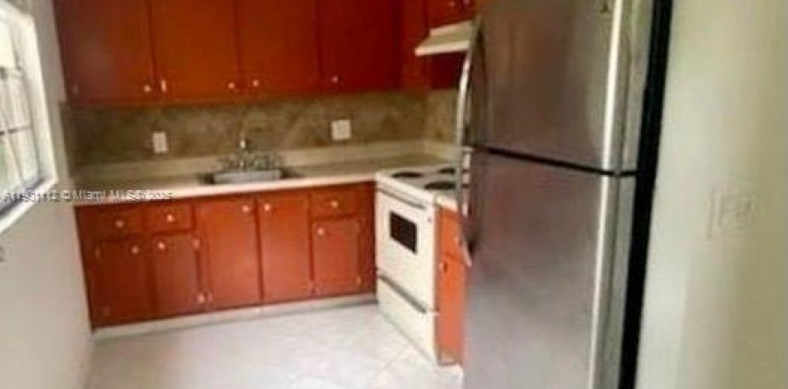 Condominio en Pembroke Pines, Florida, 2 dormitorios  № 1953152