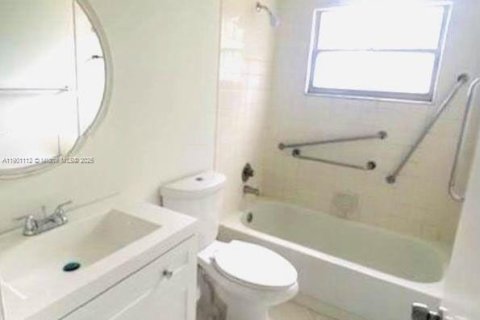 Condominio en alquiler en Pembroke Pines, Florida, 2 dormitorios, 88.63 m2 № 1953152 - foto 4