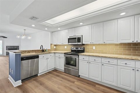 Купить таунхаус в Сент-Питерсберг, Флорида 3 комнаты, 147.25м2, № 2210961 - фото 12