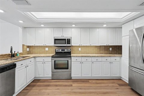 Купить таунхаус в Сент-Питерсберг, Флорида 3 комнаты, 147.25м2, № 2210961 - фото 11